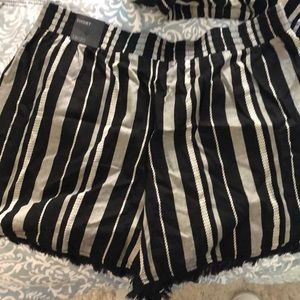 Lane Bryant Shorts - NWT Lane Bryant Striped Fringe-hem Soft Short Lane Bryant Shorts - NWT Lane Bryant Striped Fringe-hem Soft Short